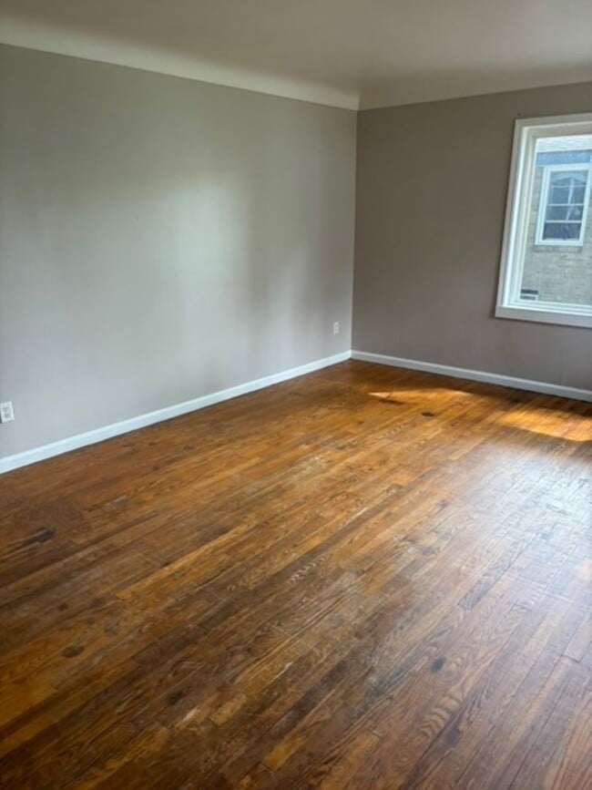 Photo - 829 Marcia St SW