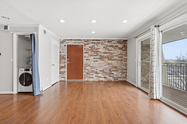 Photo - 5000 Baltimore Ave Unit 301