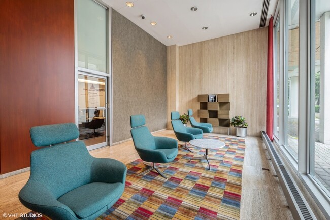 Photo - 1700 E 56th St