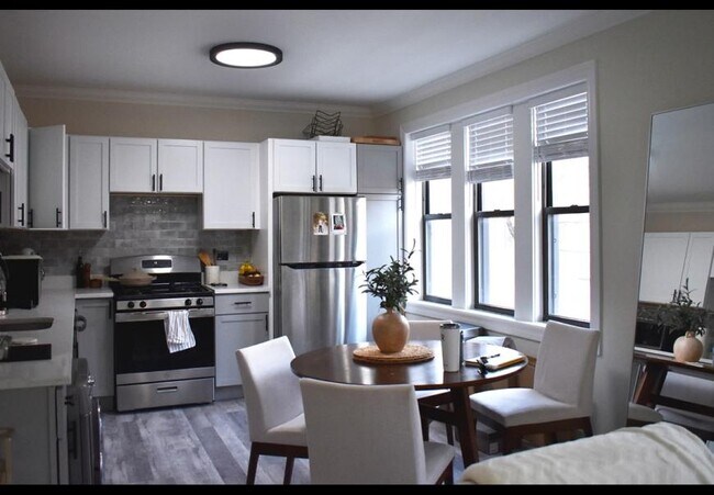 Photo - 2 bedroom in Chicago IL 60657