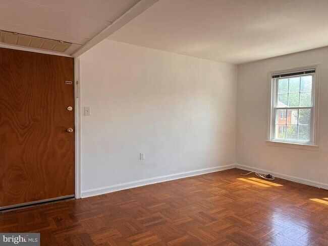 Photo - 6514 Potomac Ave Unit C1