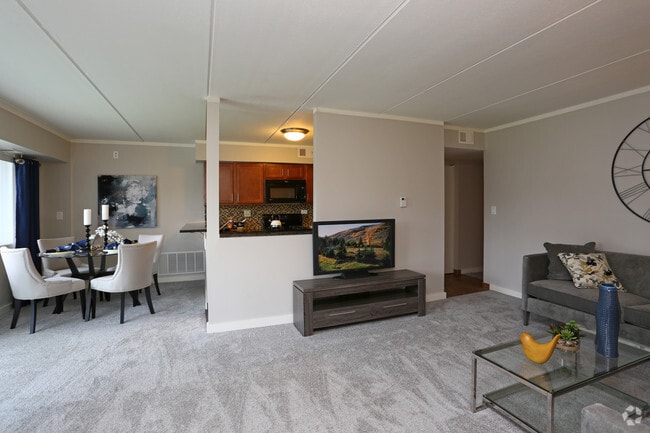 2BR, 2BA - Spruce - Living Room