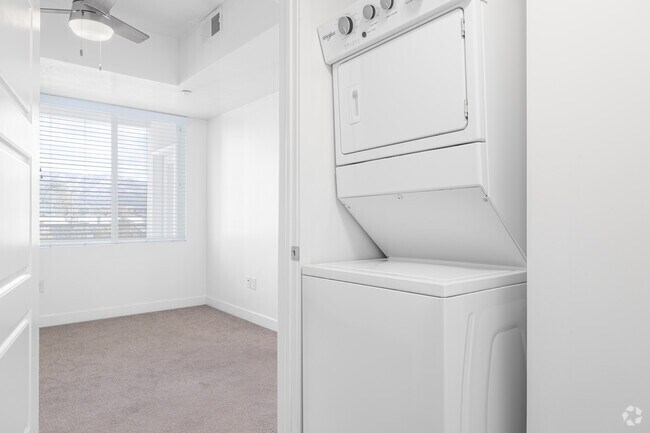1BR, 1BA - 624SF - Laundry
