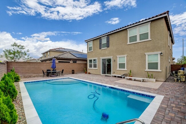Building Photo - SPARKLING POOL in TULE SPRINGS