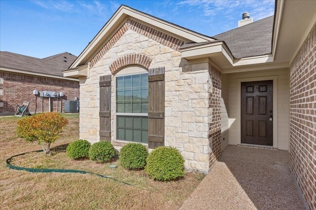 Photo - 3BR / 2BA Duplex in Hewitt, Texas | Midway...
