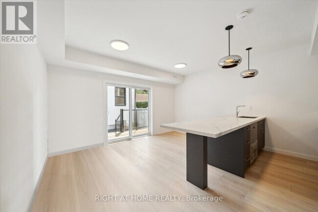 Photo - 367 Howland Ave Unit 2