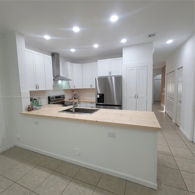 Photo - 12020 SW 268th St Townhome