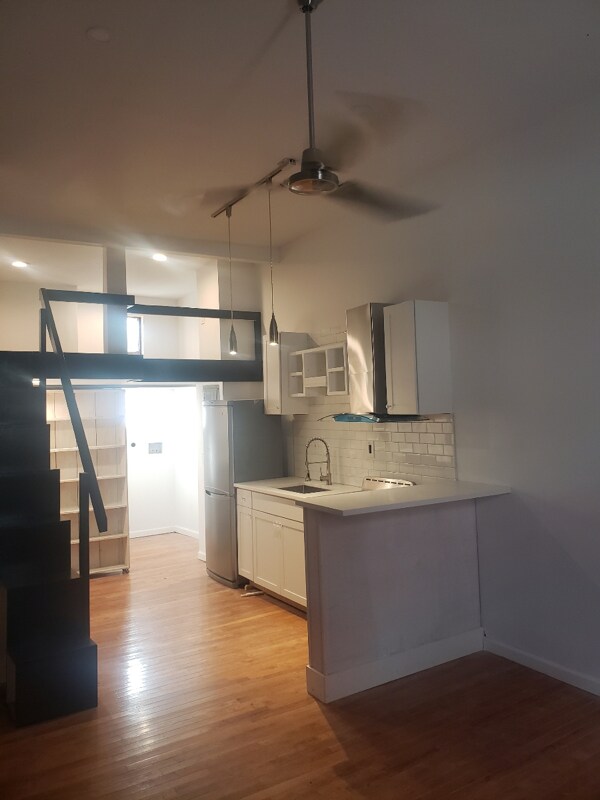 Photo - 2130 South St