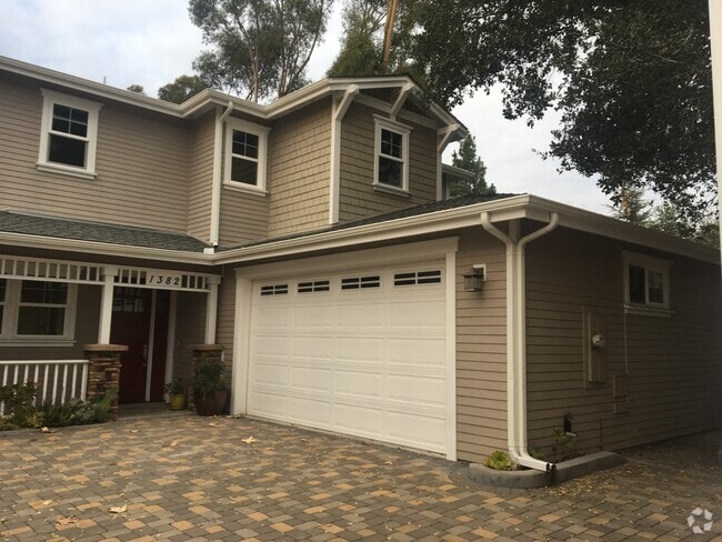 Building Photo - 1382 Pismo St Rental