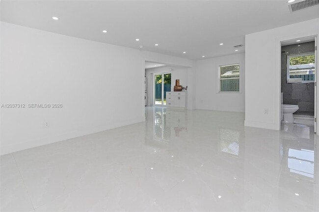 Photo - 1473 NE 30th Ct