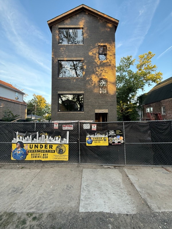 Building Photo - 1249 S Kedvale Ave