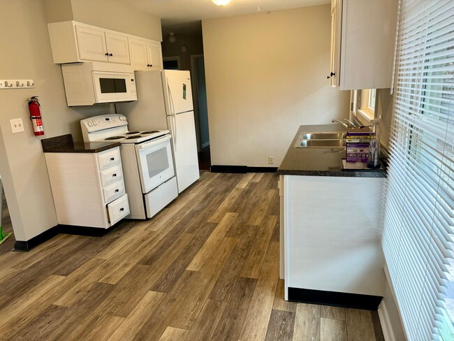 Building Photo - Charming Bedroom Near IU Campus Rental