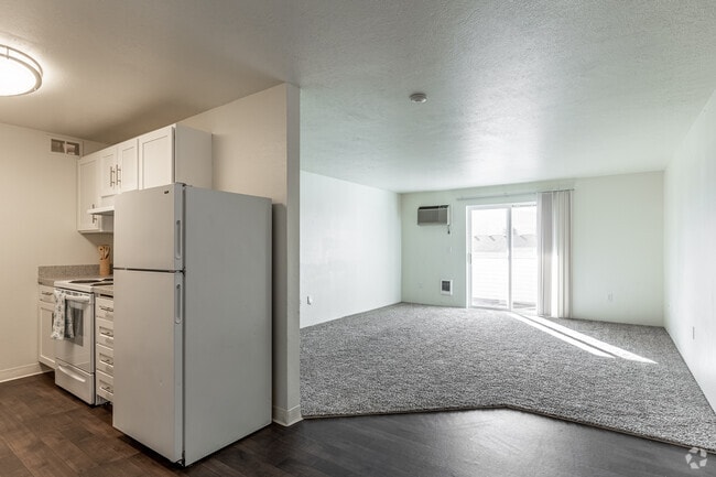 2BR, 1BA - 844SF