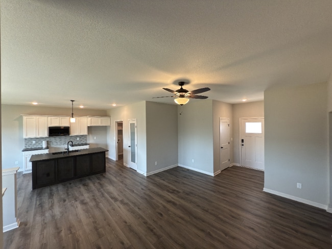 Photo - 920 E Bellows St