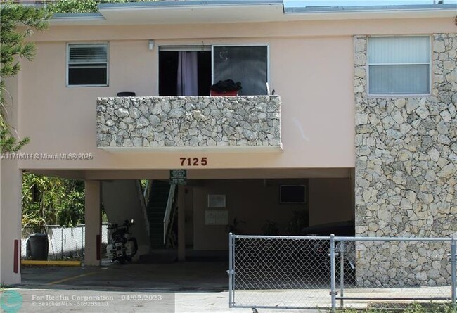 Photo - 7125 Dickens Ave Condo Unit 4