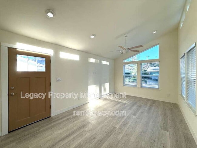 Photo - 10753 Oakton Way