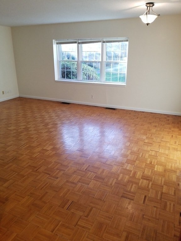 Photo - 169 Lake Shore Rd Unit 2