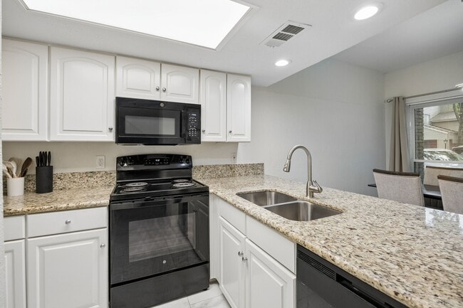 Photo - 2601 Augusta Dr Unit 14