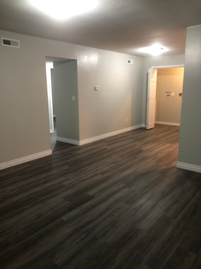 Living - 601 Carson St Unit H