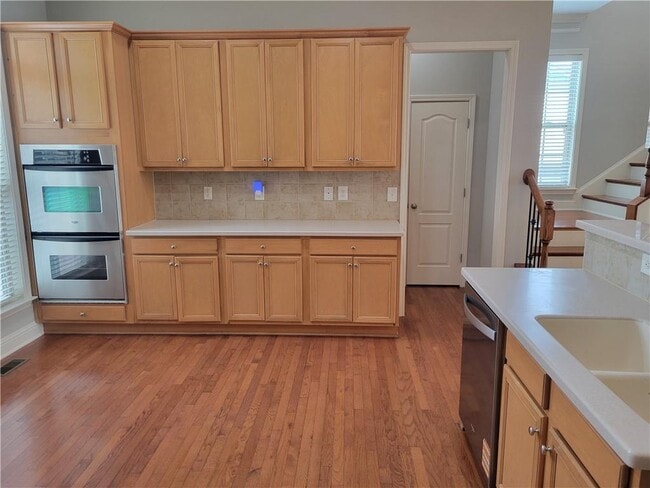 Photo - 2098 Silas Way NW