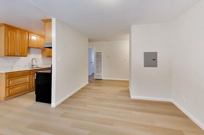 Photo - 16878 Meekland Ave Unit 04