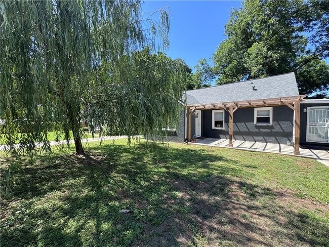 Photo - 2450 Lynn Iris Dr