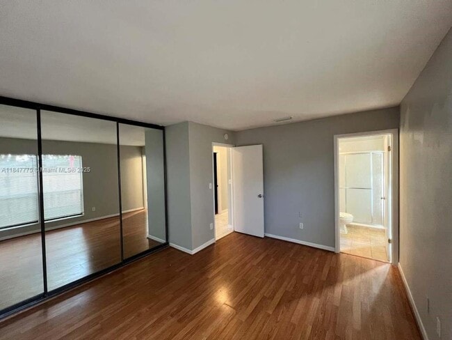 Building Photo - 621 NE Helicon Ln Rental