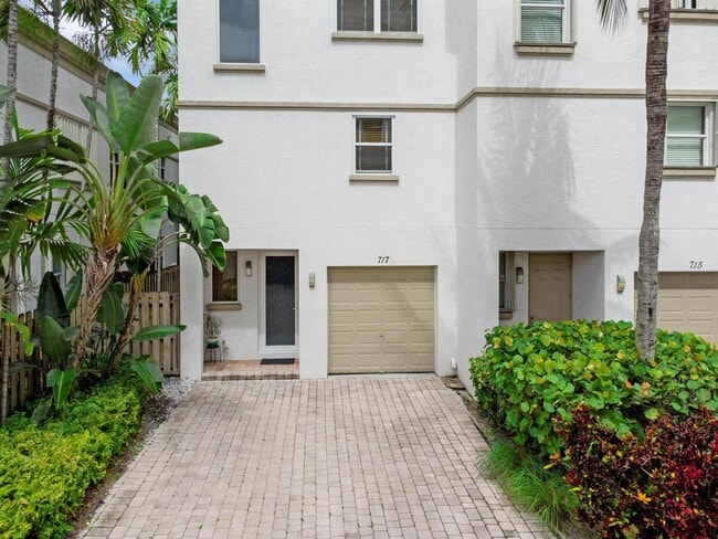 Photo - 717 SW 4th Ave