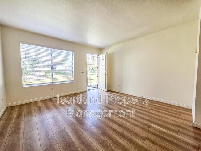 Photo - 8284 Echo Dell Rd