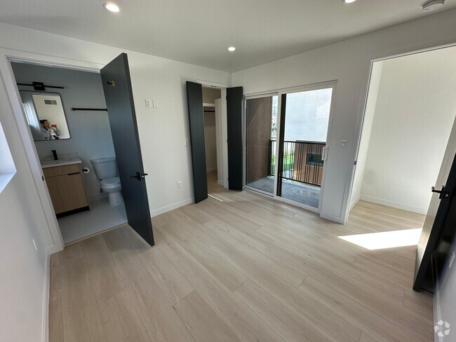Building Photo - 10627 Hatteras St Unit 10627 Rental