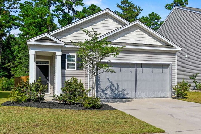 Photo - 643 Silver Spruce St