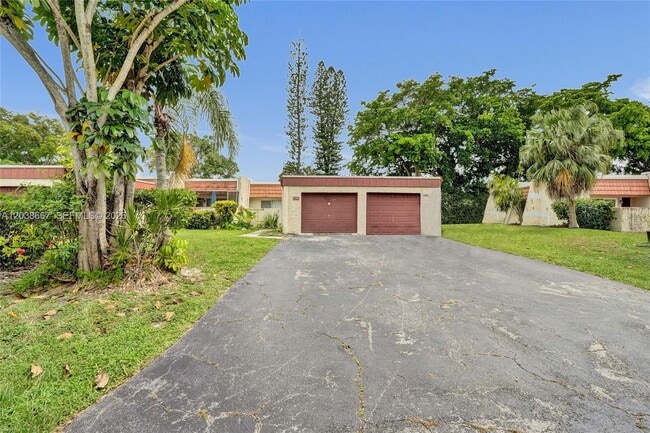 Building Photo - 9540 Oakburst Ln