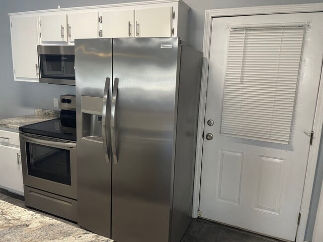 Photo - 301 E Cedar St