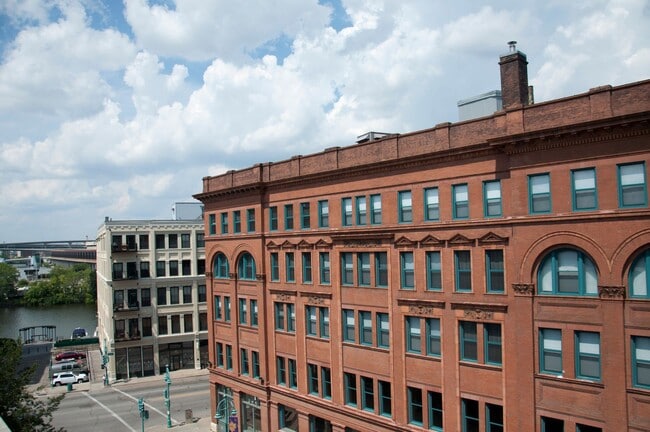Photo - Chicago Street Lofts