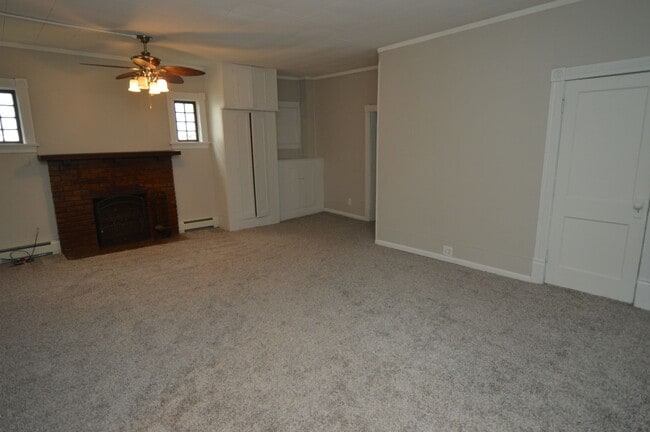 Photo - Updated 5 Bedroom House for Rent Near Downtown!