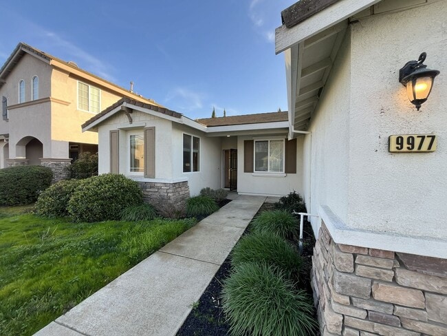 Photo - Residential 3 bed 2 bath in Elk grove