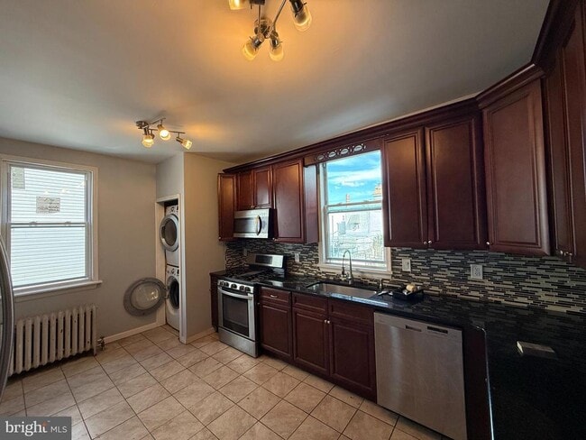 Building Photo - 2423 E Allegheny Ave