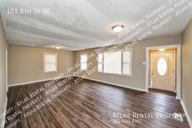 Photo - 101 8th St NE