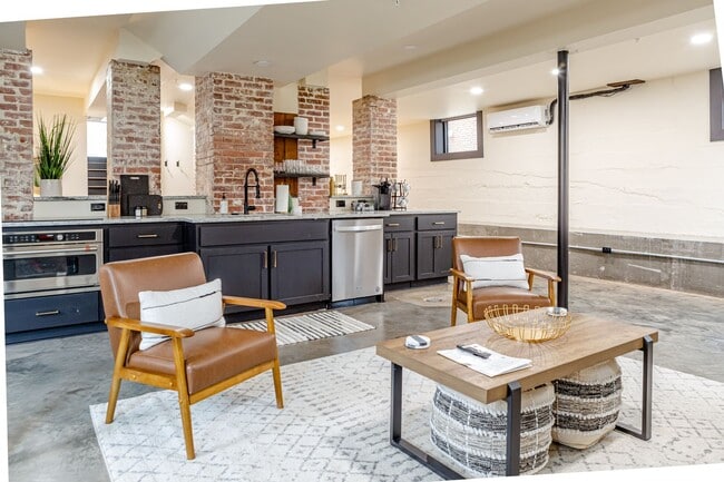 Photo - Velencia Apartments