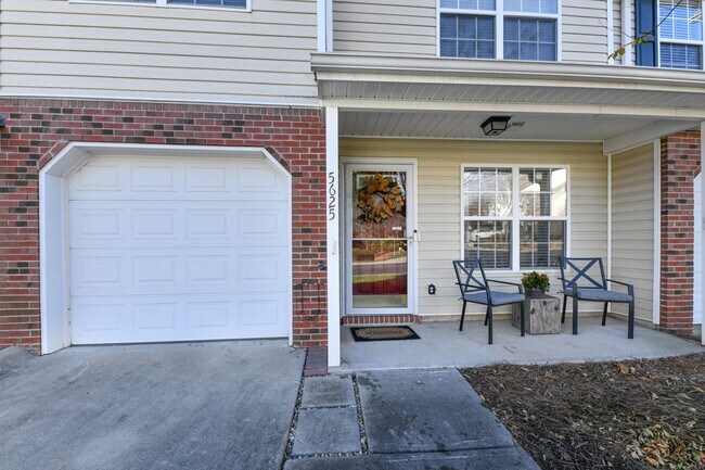 Photo - Updated 3 Bedroom Townhome in McAlister's Place