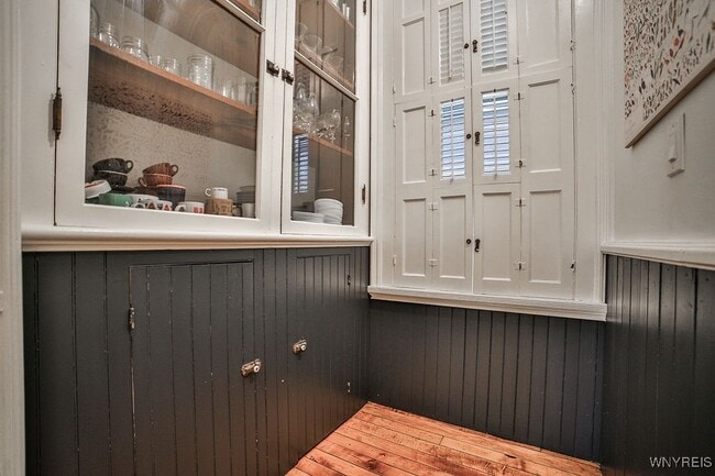 Photo - 298 Jersey St