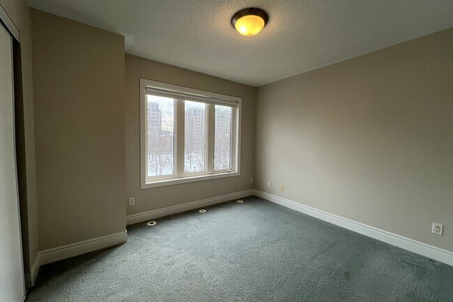 Photo - 70 Suncrest Blvd