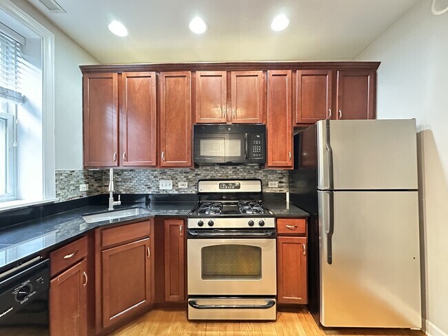 Photo - 3256 N Clifton Ave Unit J09W