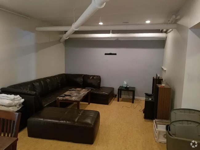 Building Photo - 1818 La Salle Ave Rental
