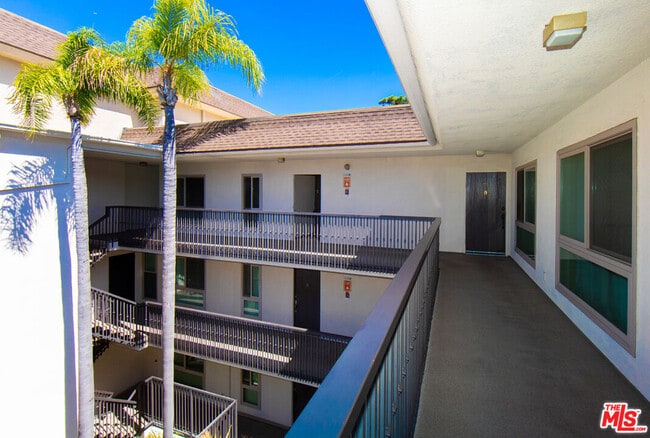 Photo - 6001 Canterbury Dr Unit 303