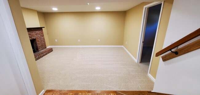 Photo - 11 Park Circle Rd Unit Private In-law Suite Apartment Rental