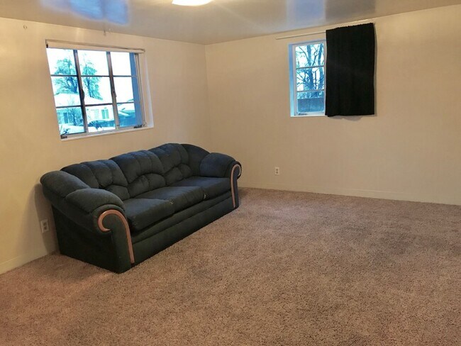 3376 Porter Ave