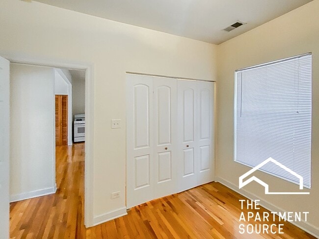 Photo - 857 W Cornelia Ave Unit 3N