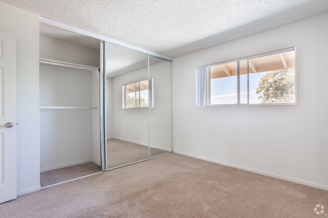 2BR, 1BA - The Devon