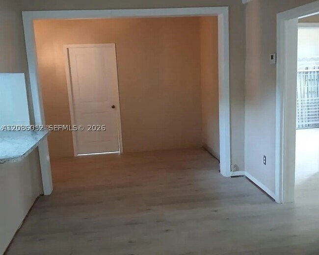 1400 NE 148th St Unit 1